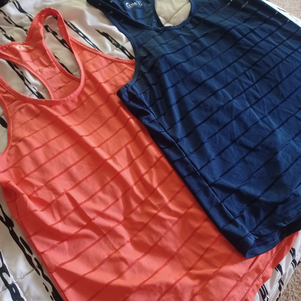 2 zyia tanks size S